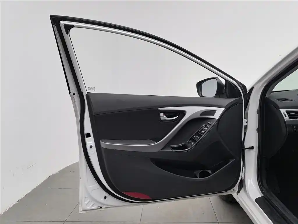 Hyundai Langdong 2016 1.6L Automatic Premium Edition фото 8