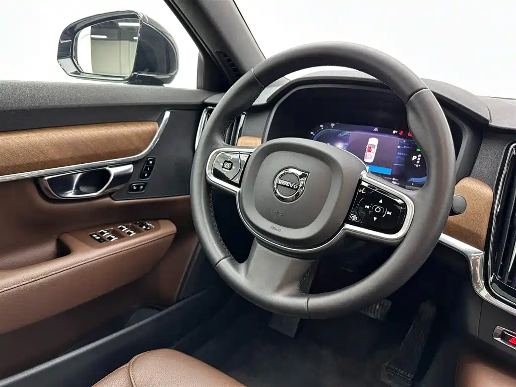 VOLVO S90 PLUG IN HYBRID