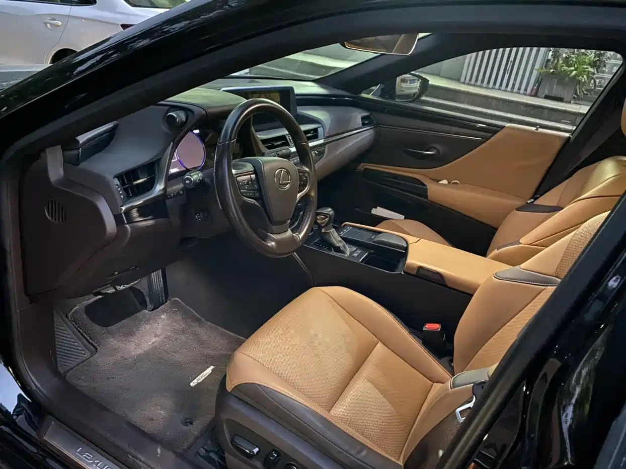 Lexus ES 2020 200 Excellence фото 10