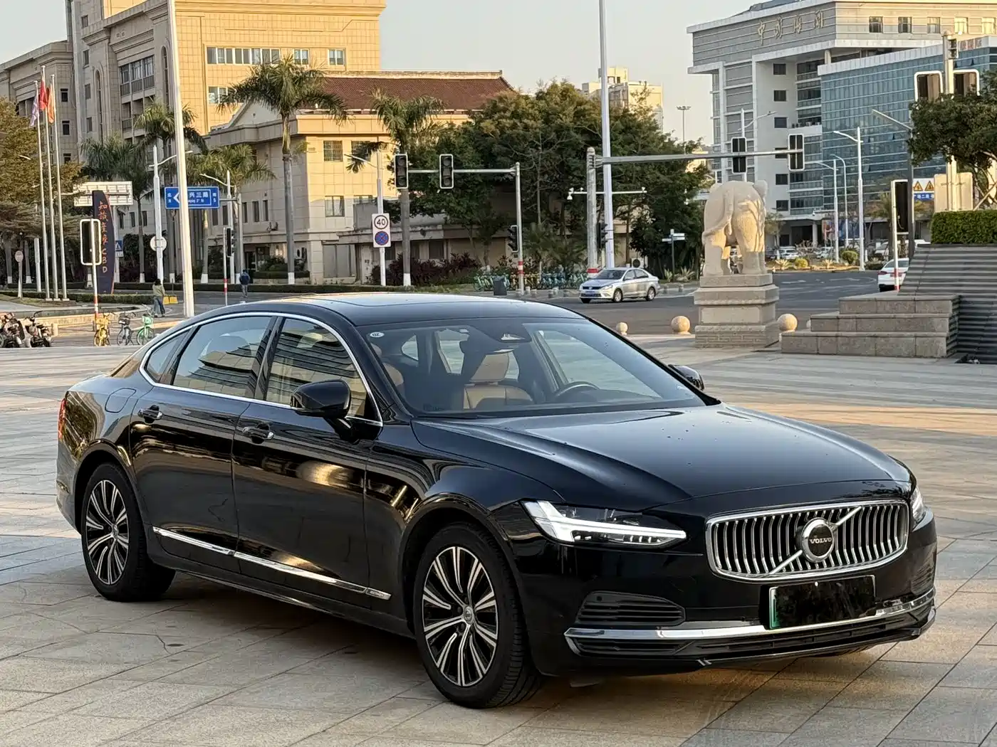 VOLVO S90 PLUG IN HYBRID