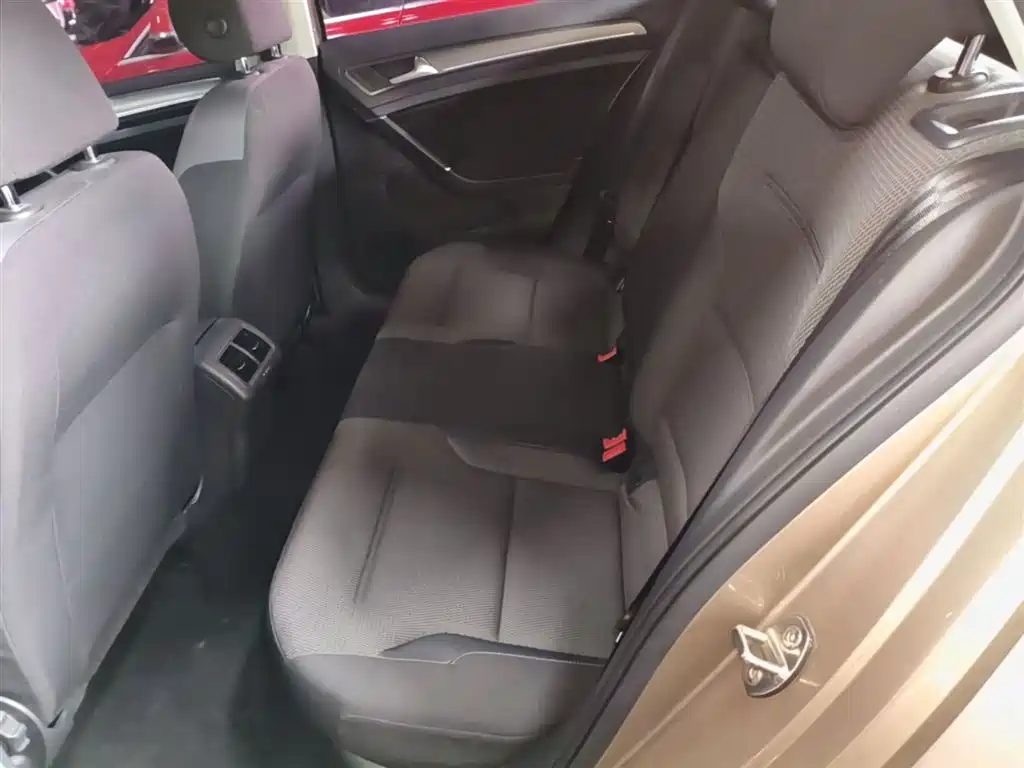Volkswagen Golf 2016 230TSI Automatic Comfort фото 17