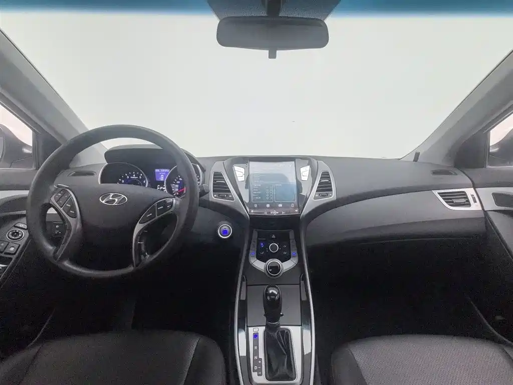 Hyundai Langdong 2016 1.6L Automatic Premium Edition фото 5