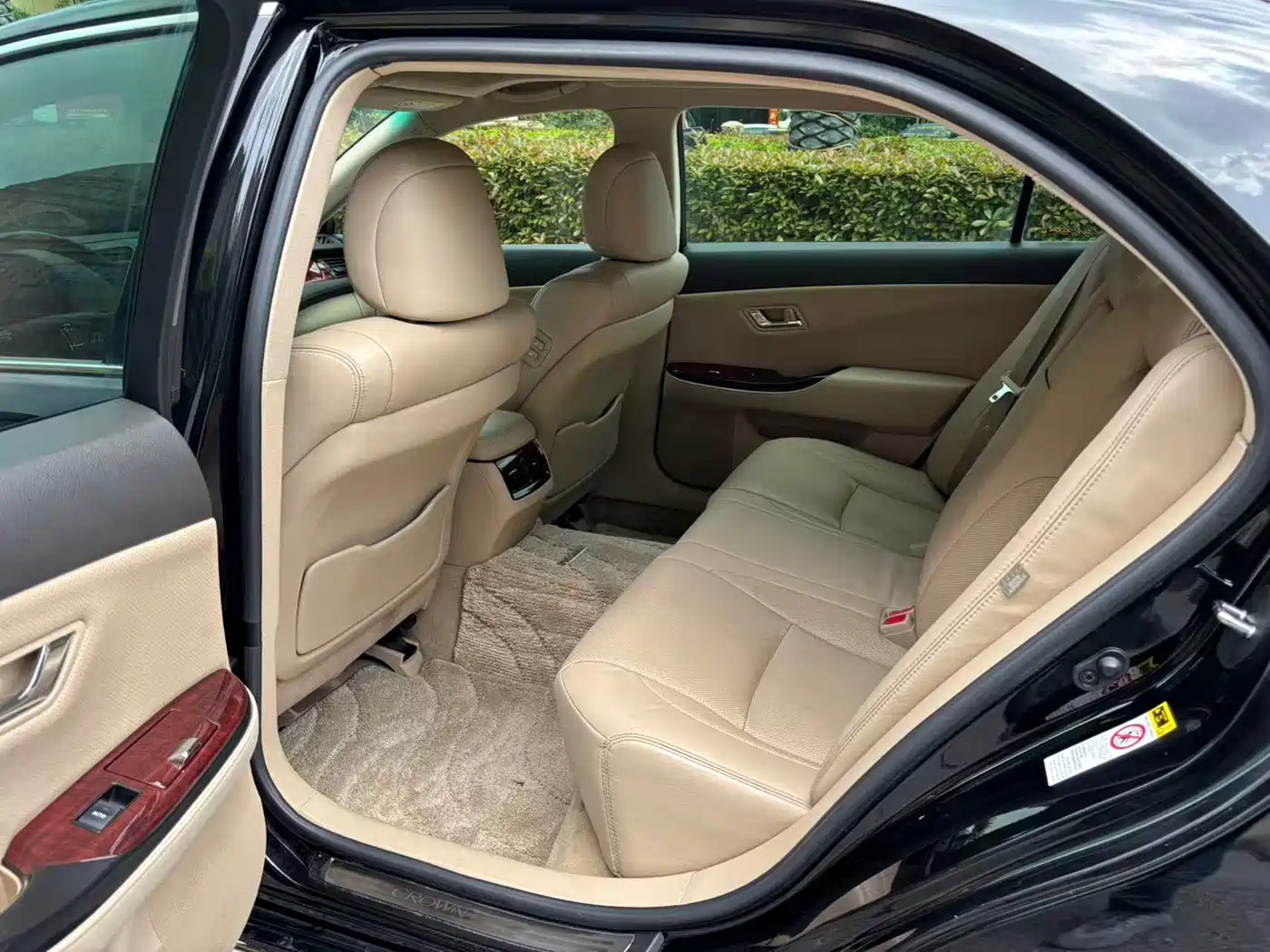 Toyota Crown 2011 2.5L Royal Leather Sunroof Special Edition фото 8