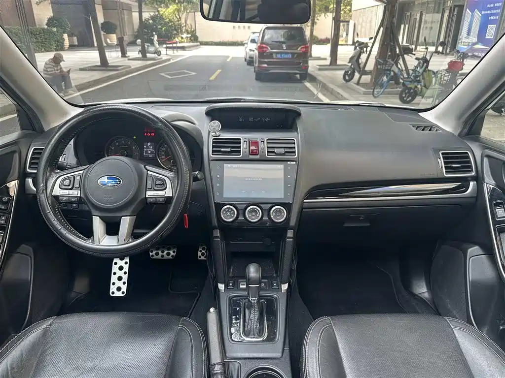 Subaru Forester 2016 2.0i Fashion Navigation Edition фото 5