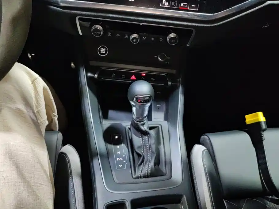 Audi Q3 2025 2024 35 TFSI Fashion Sport