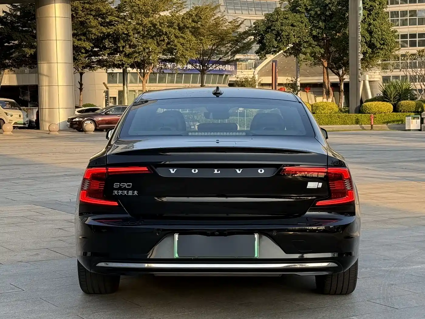 VOLVO S90 PLUG IN HYBRID