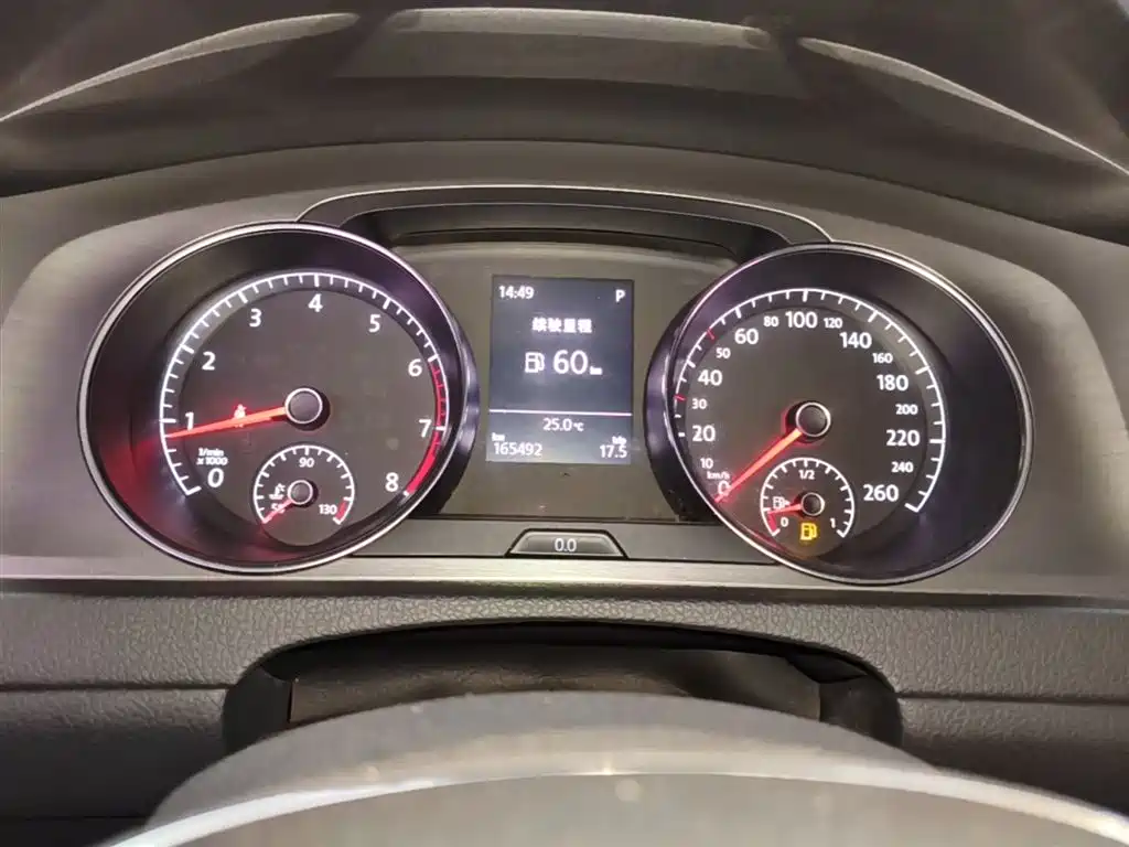 Volkswagen Golf 2016 230TSI Automatic Comfort фото 12