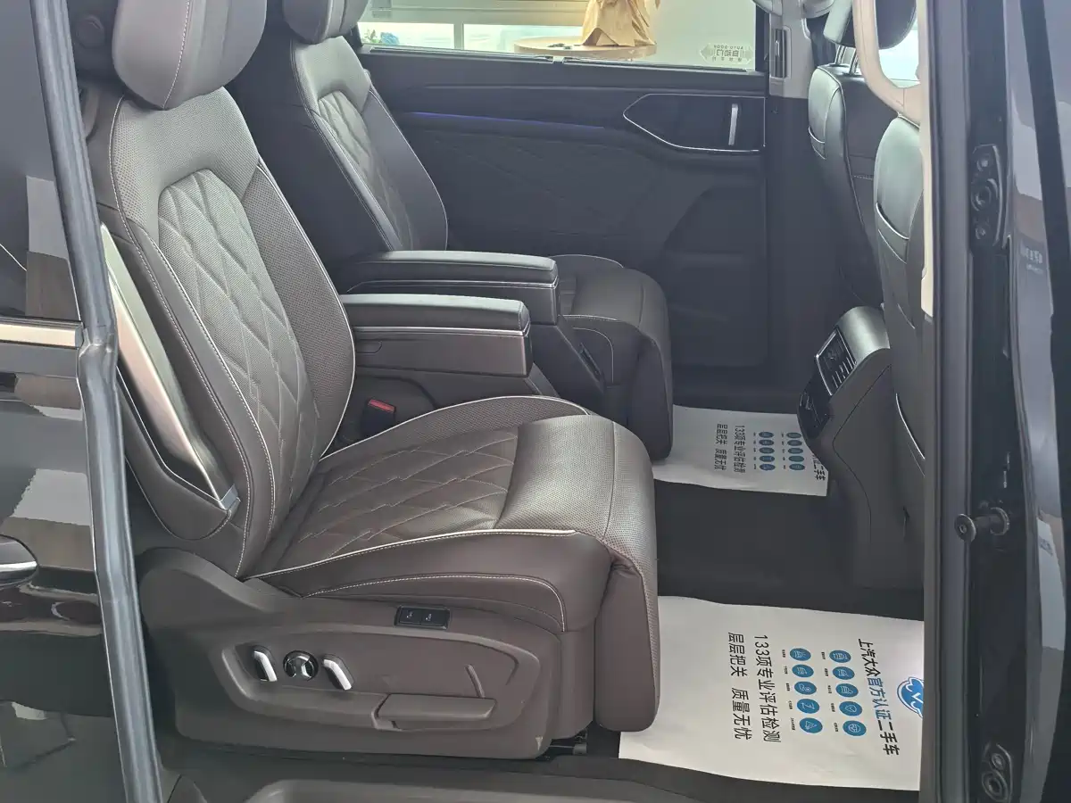 Volkswagen Viloran 2024 380TSI Executive Edition фото 10