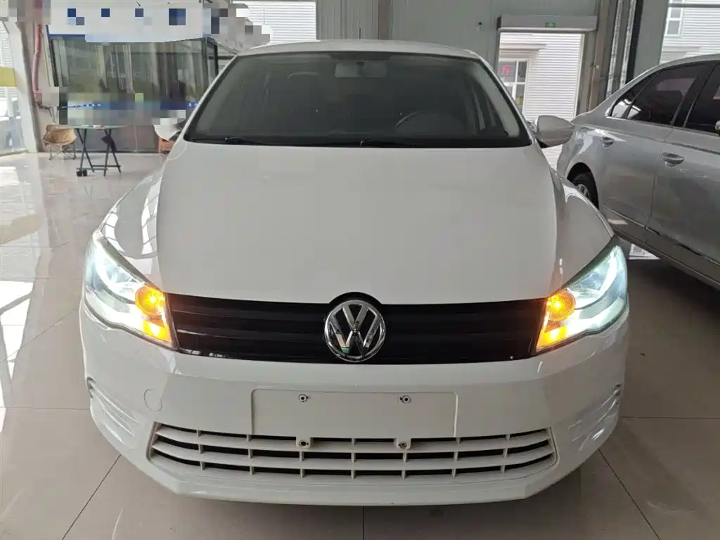 Volkswagen Jetta 2013 1.6L Automatic Fashion фото 3
