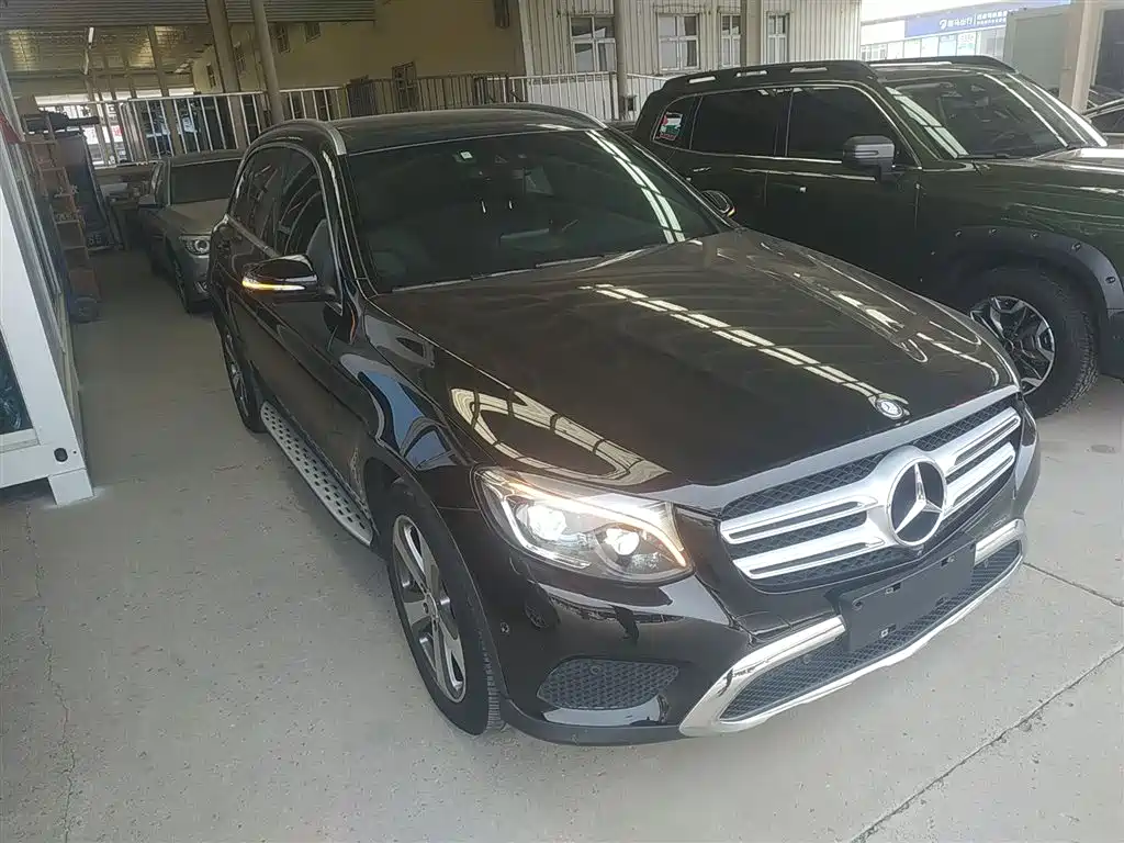 Mercedes-Benz GLC 2016 GLC 300 4MATIC Dynamic фото 4