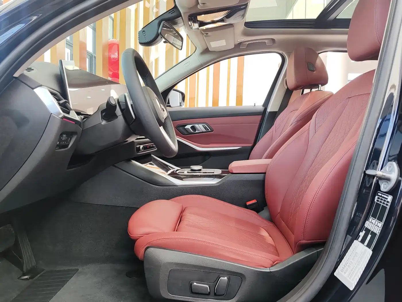 BMW 3 Series 2024 325Li M Sport Package фото 9