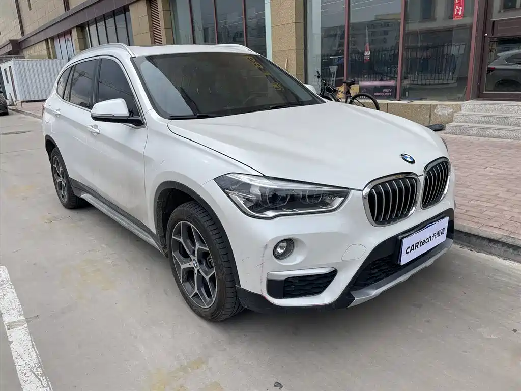 BMW X1 2018 sDrive18Li Premium Model фото 2