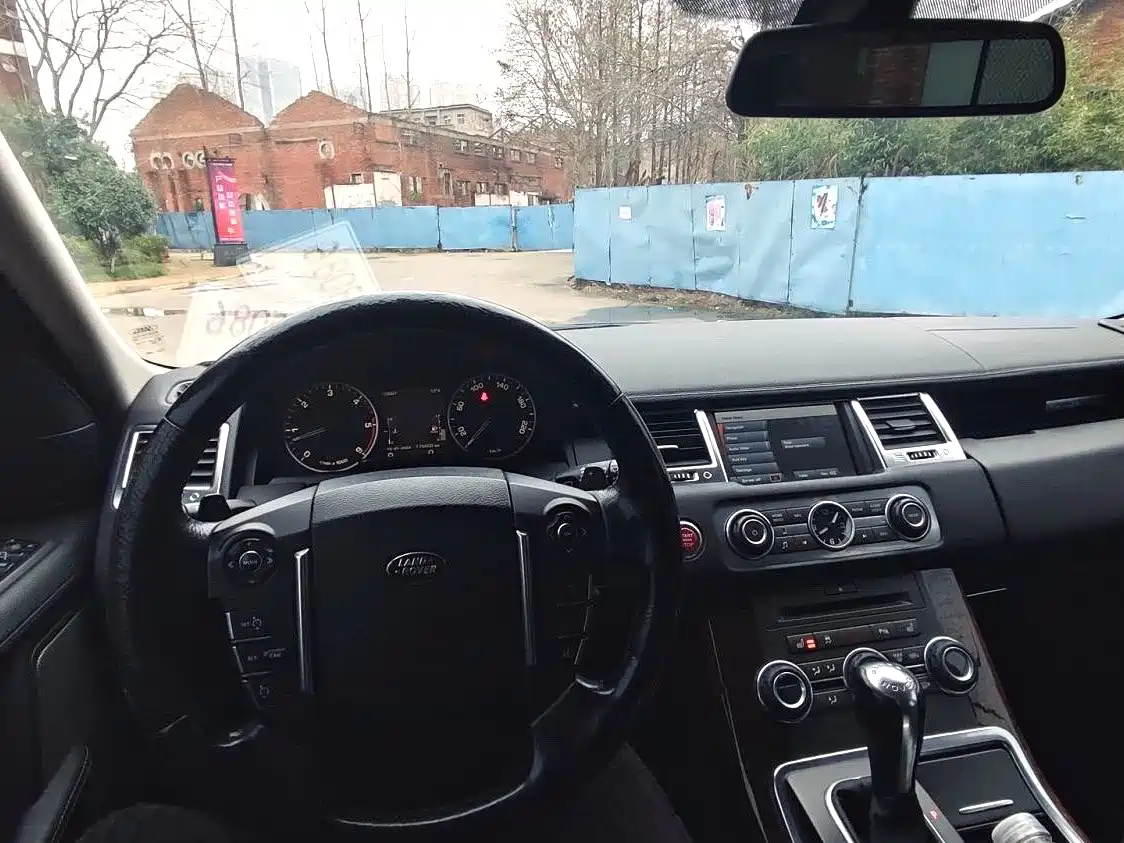 Land Rover Range Rover Sport 2010 3.6 TDV8 HSE Diesel фото 5