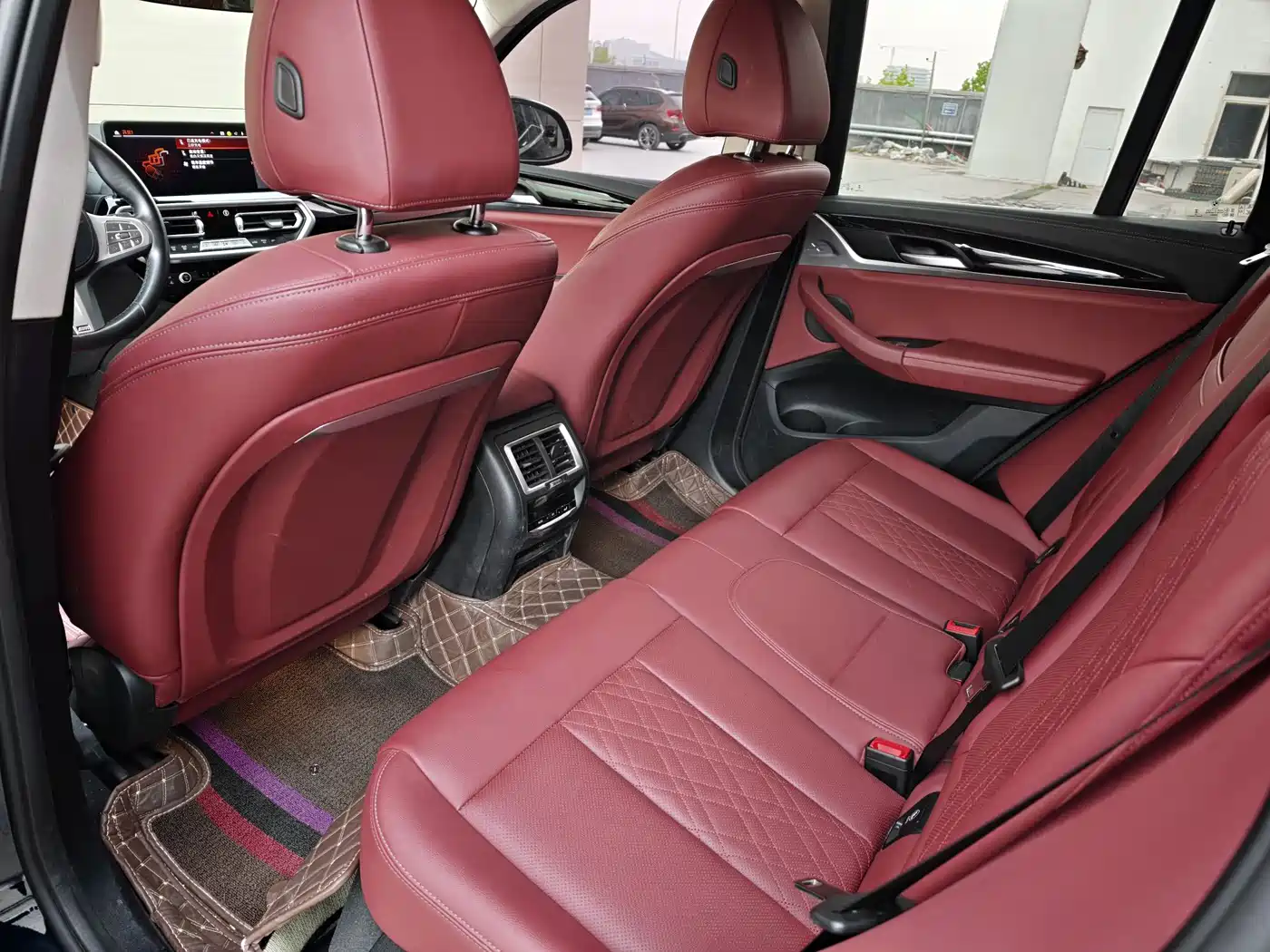 BMW iX3 2024 Leading Edition фото 9