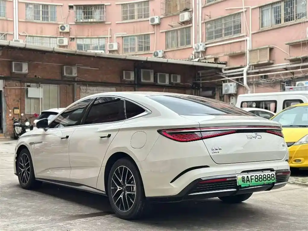 BYD Seal 2023 DM-i 1.5T 121km Premium фото 6