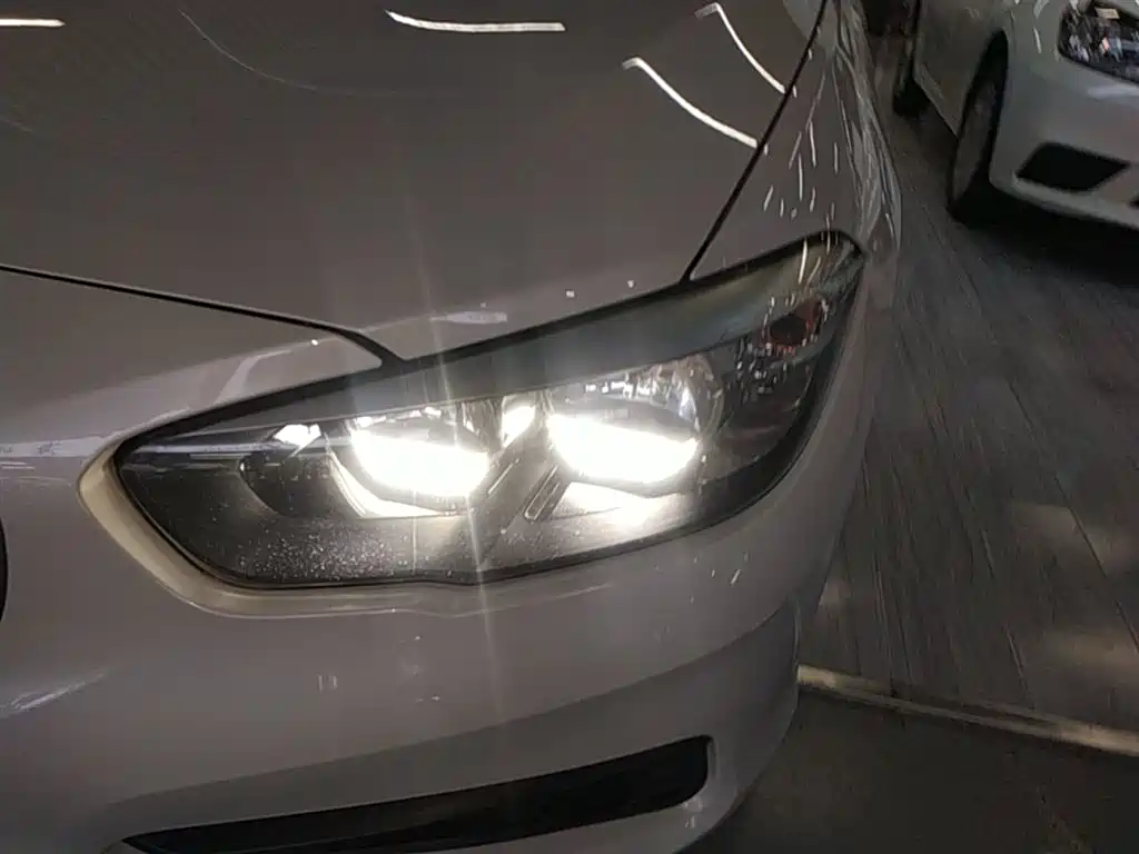 BMW 1 Series (Import) 2016 118i Leading фото 24