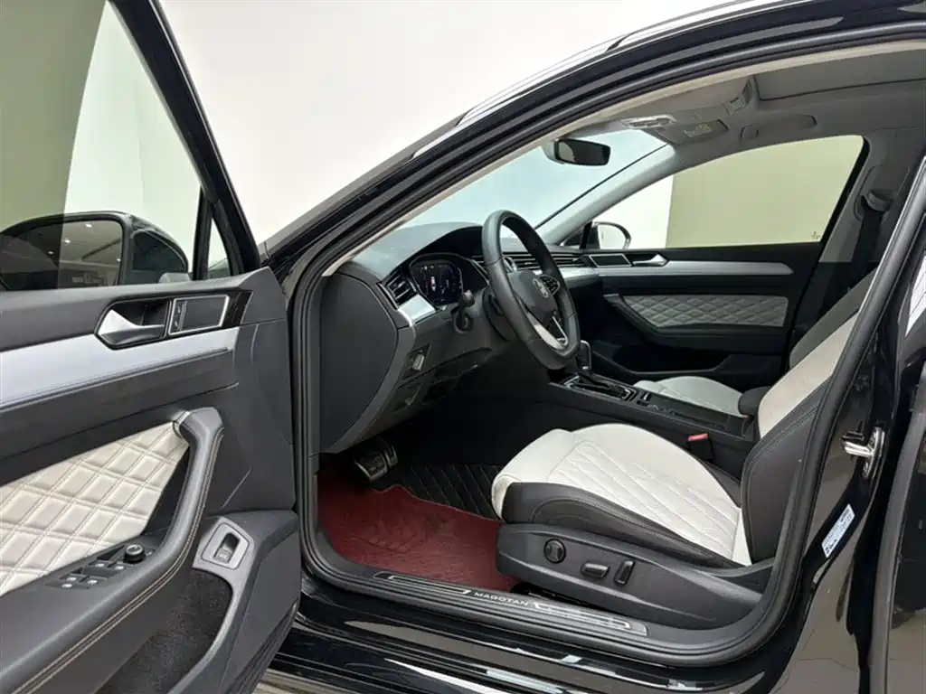 Volkswagen Magotan 2025 Popular Edition 330TSI DSG Luxury фото 2