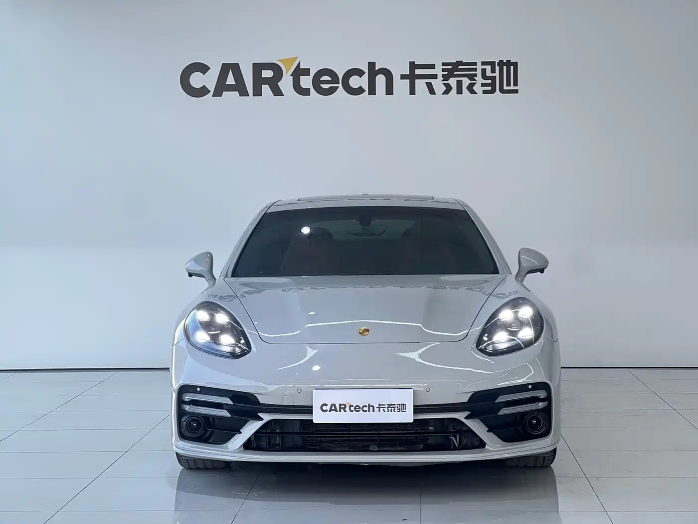Porsche Panamera 2010 Panamera 3.6L фото 2