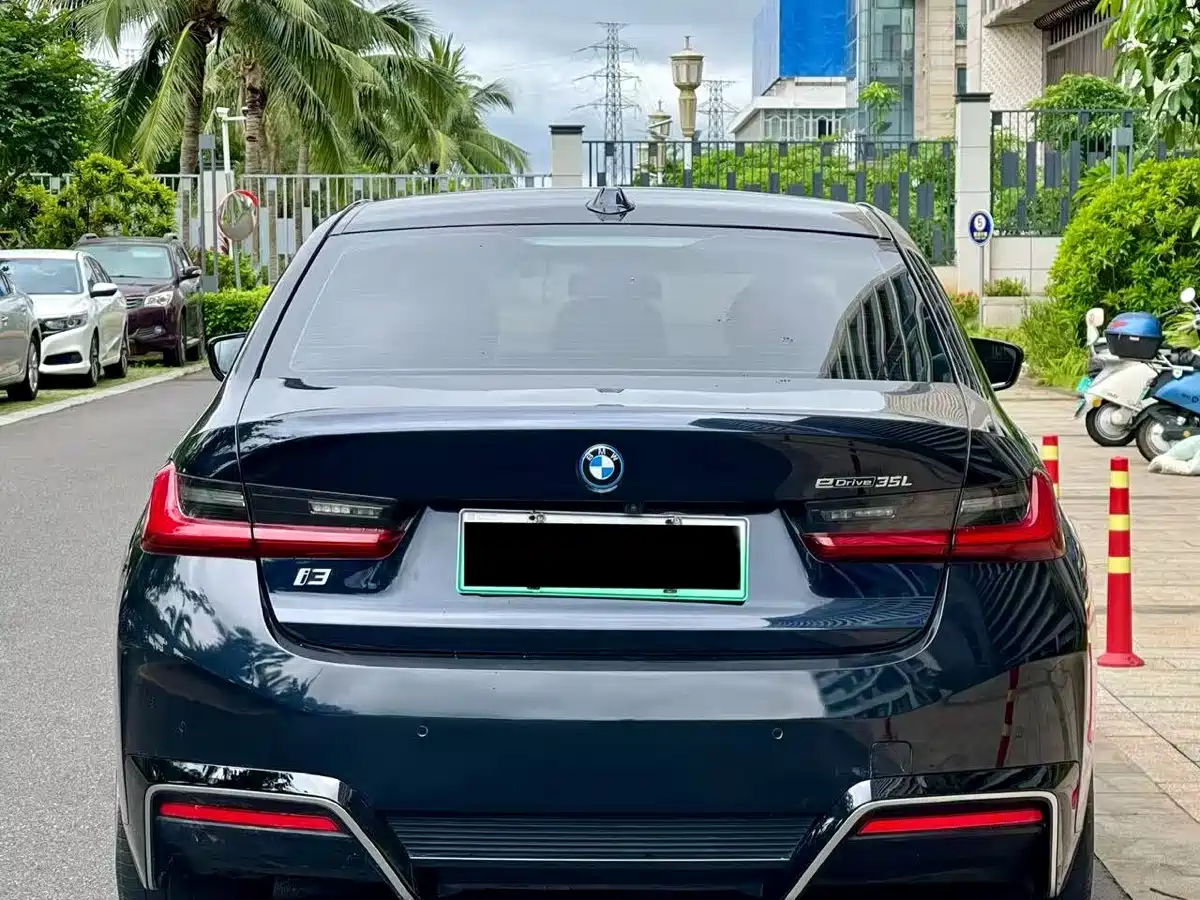 BMW i3 2024 eDrive 35 L фото 8