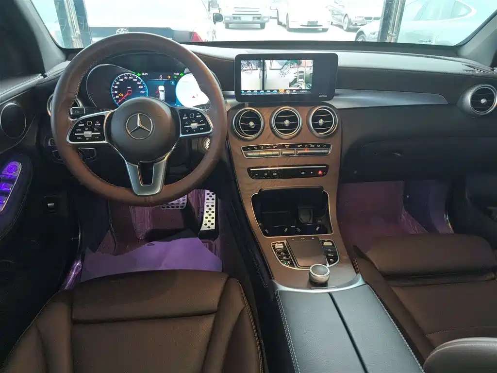 MERCEDES-BENZ GLC