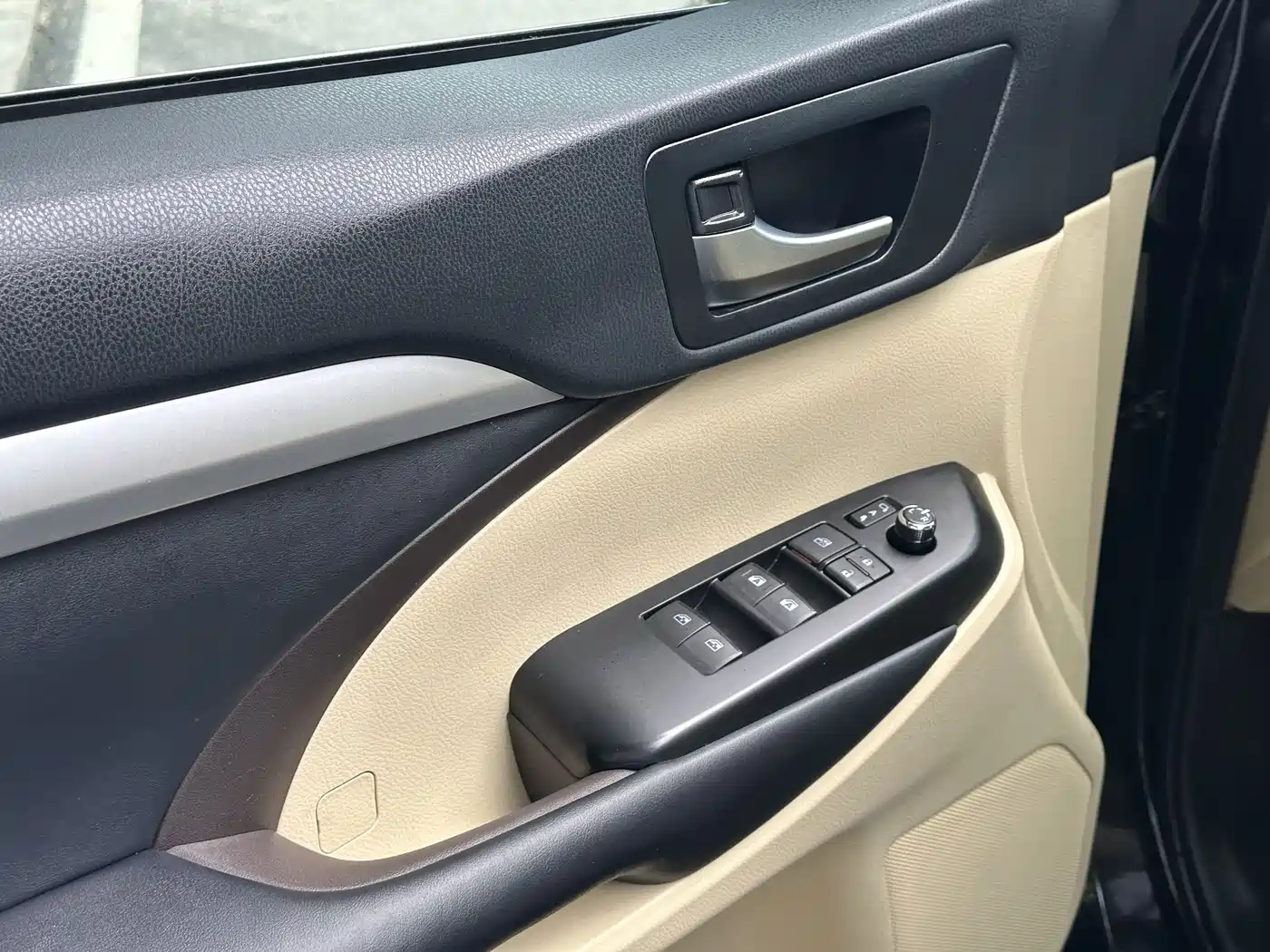 Toyota Highlander 2018 2.0T 4WD Premium 7-seater China VI фото 24