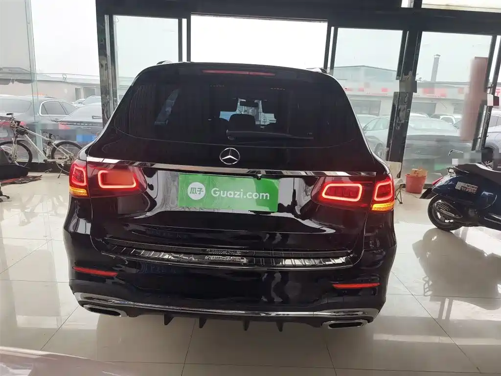 MERCEDES-BENZ GLC