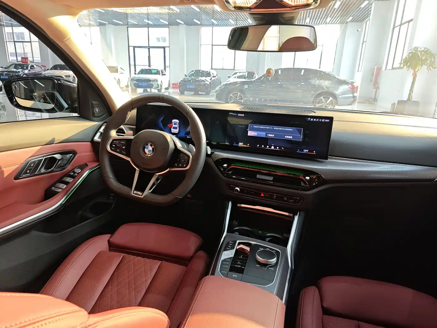 BMW 3 Series 2025 330Li M Sport Night Edition фото 6