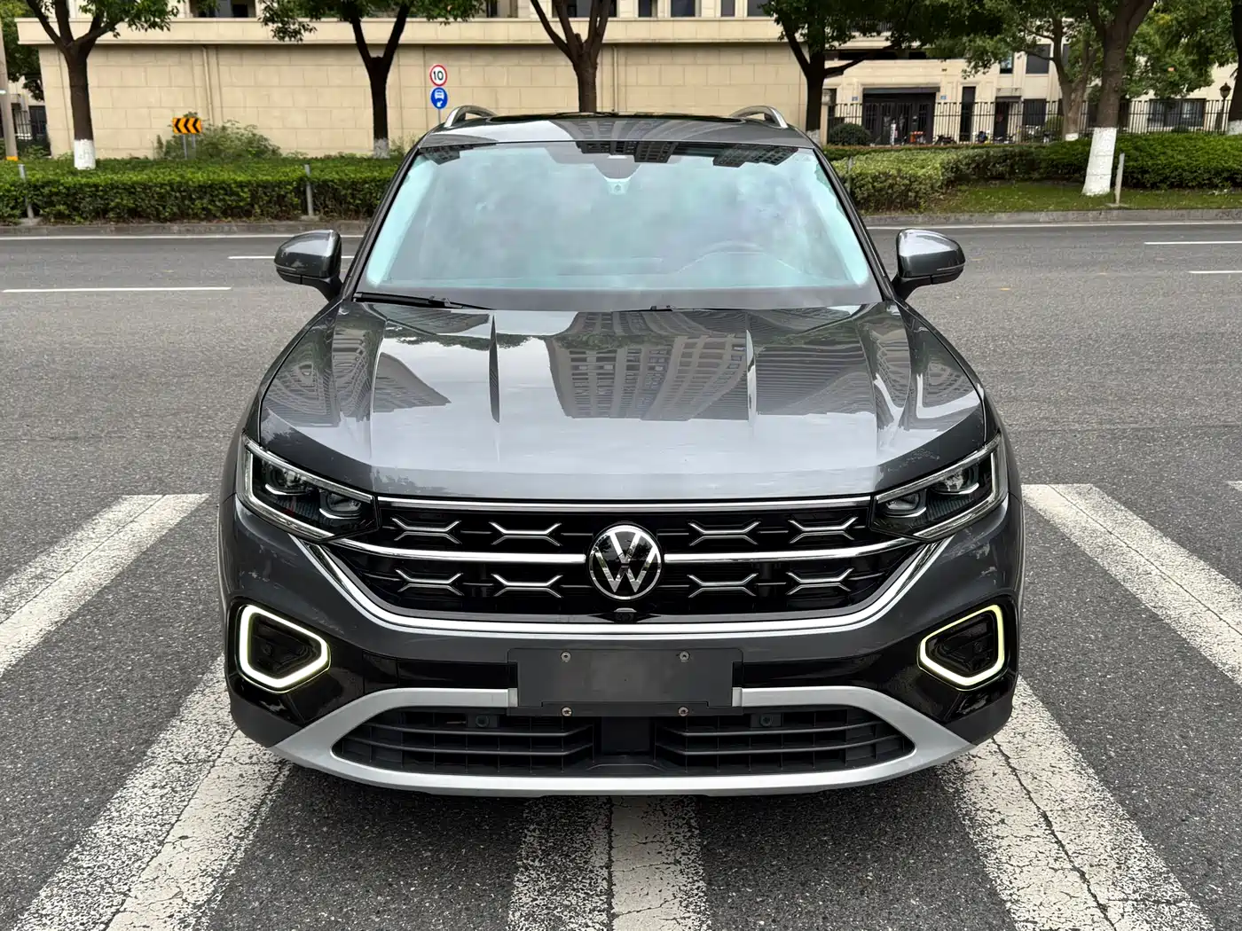 Volkswagen Tayron 2023 330TSI 2WD Luxury Plus Advanced Edition фото 2