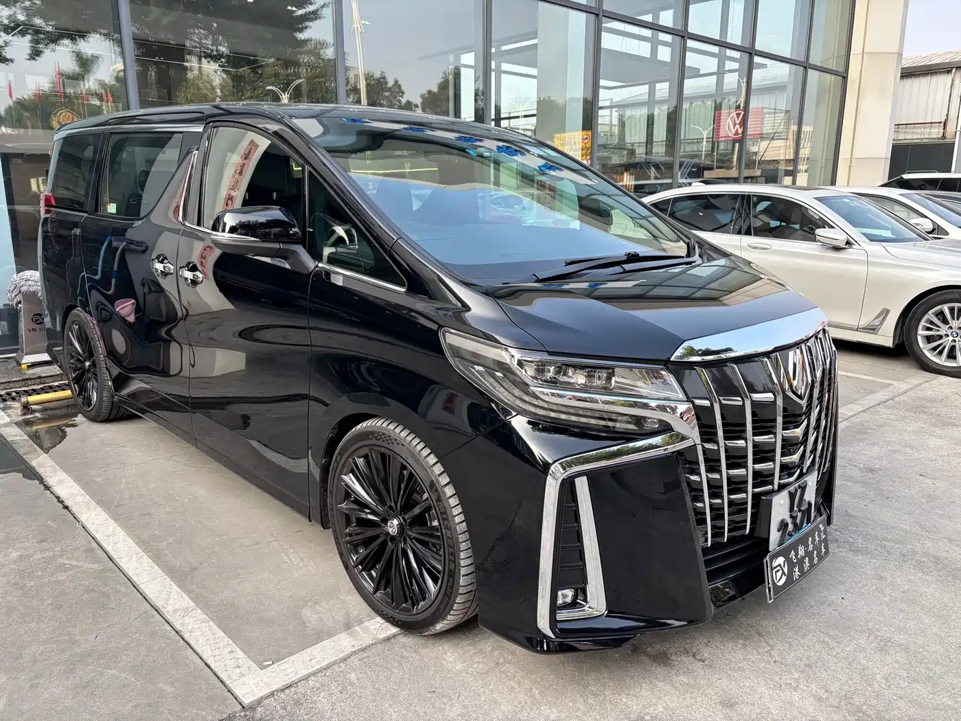 Toyota Alphard 2018 Facelift 3.5L Luxury Edition фото 3