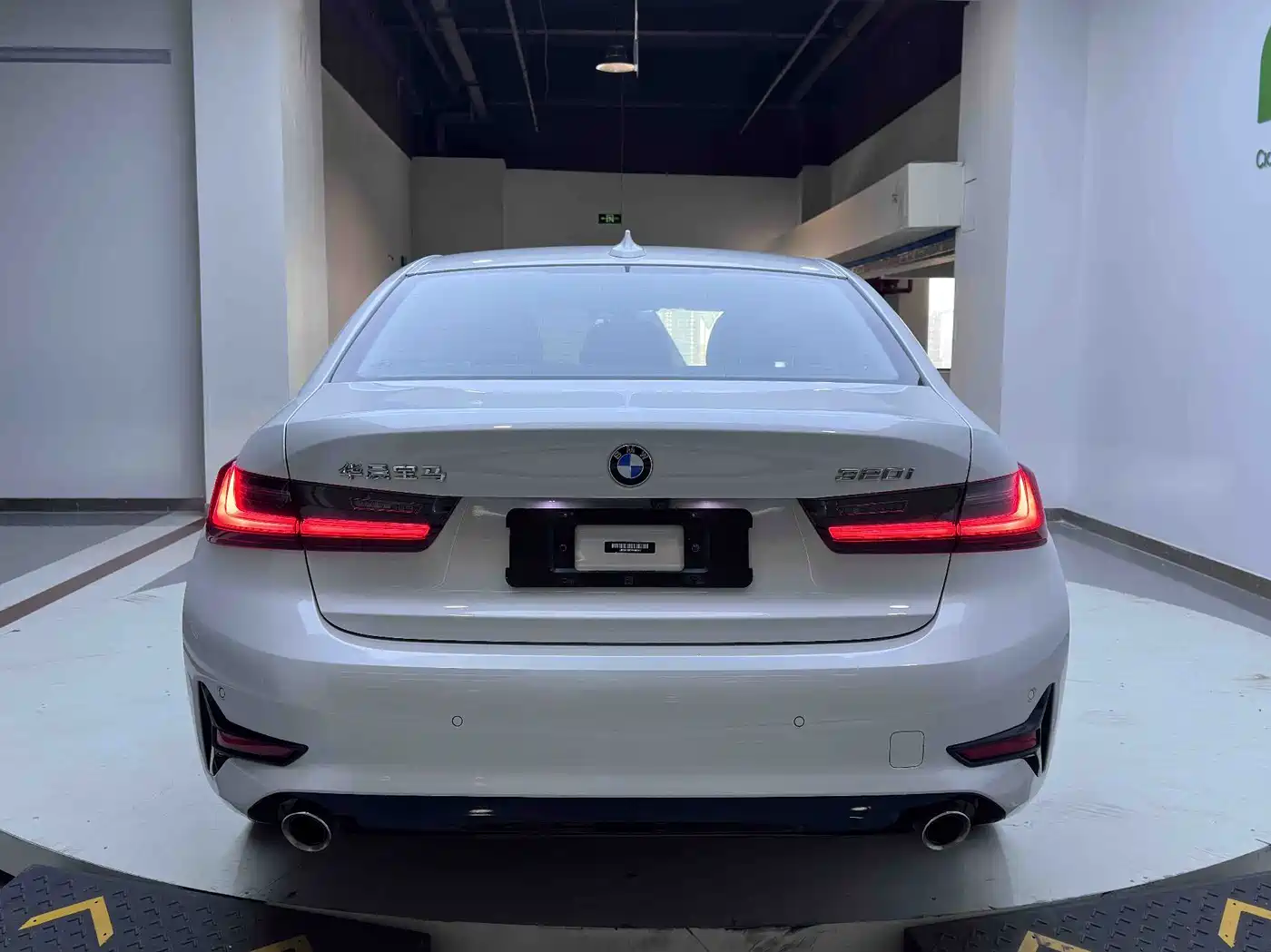 BMW 3 Series 2022 320i Sport Package фото 4