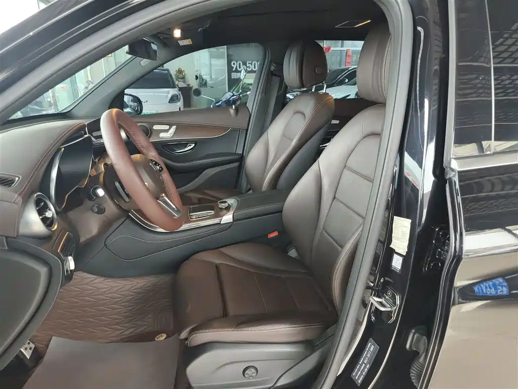 MERCEDES-BENZ GLC