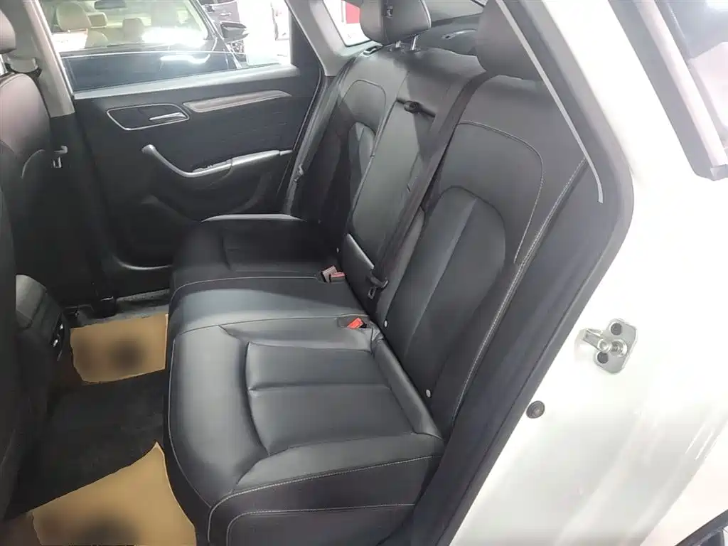 Roewe i6 2021 2020 PLUS 1.6L CVT 4G Connected Glory Flagship Edition