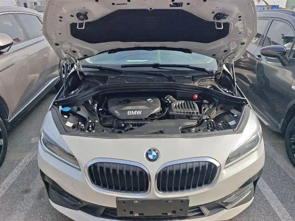 BMW 2 Series Touring 2018 218i M Sport Package фото 20