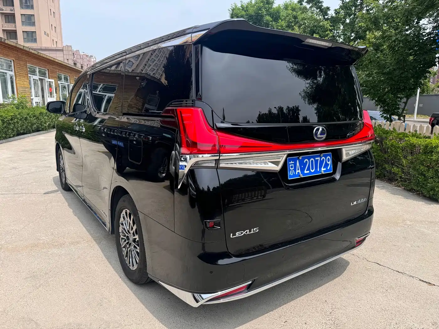 Lexus LM 2020 2020 300h Seven-Seater Elegance Edition