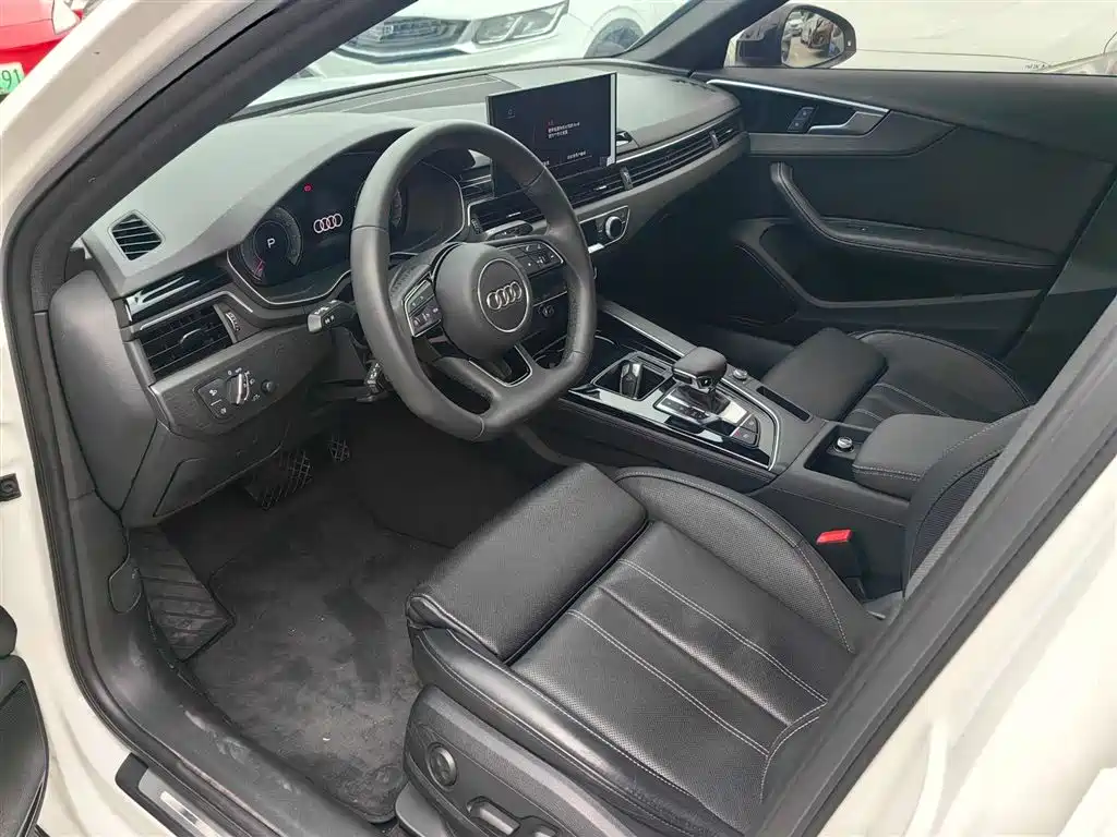Audi A4L 2023 40 TFSI Luxury Sport фото 5