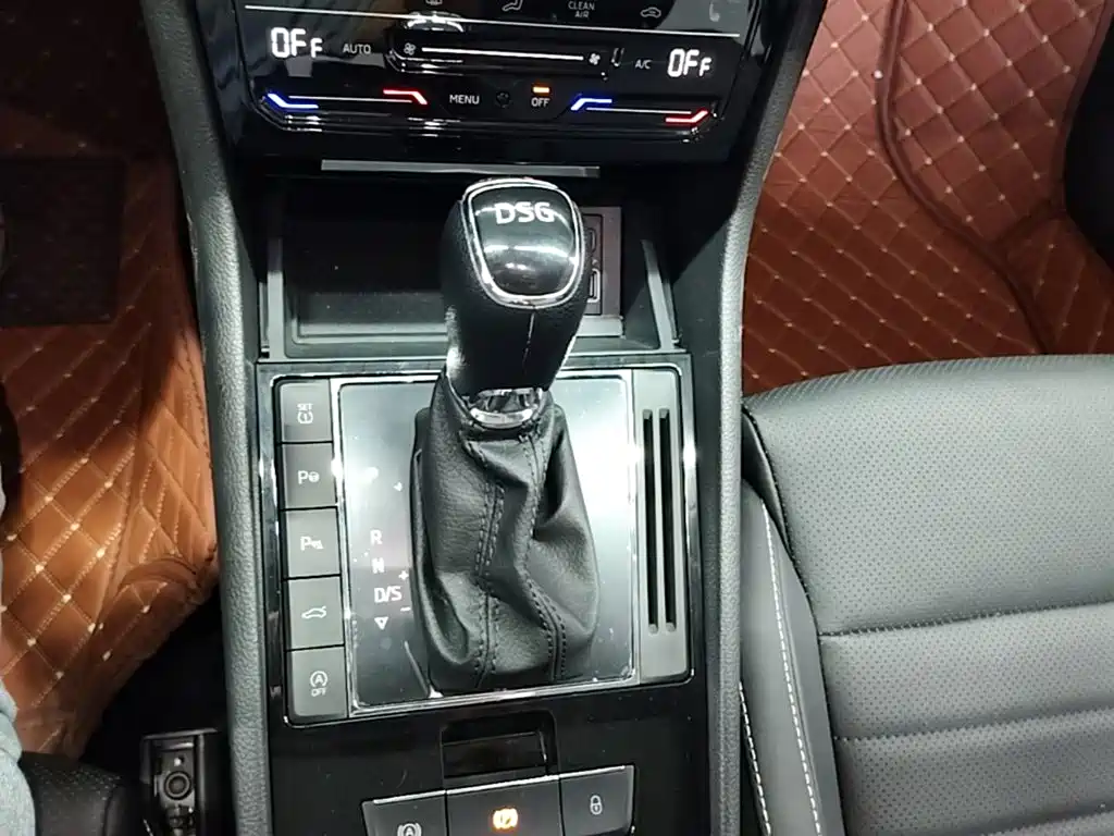 Škoda Superb 2024 2023 Facelift TSI280 DSG Premium Edition