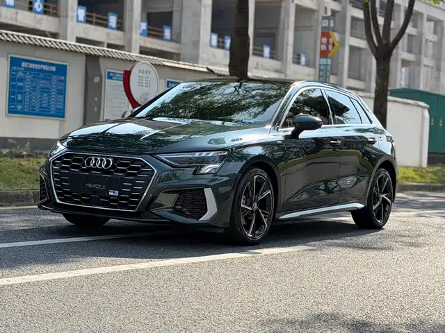 Audi A3 Sportback 35 TFSI, Стиль Спорт