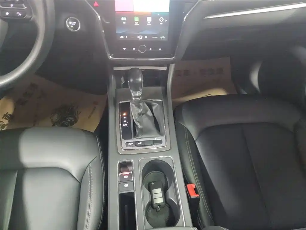 Roewe i6 2021 2020 PLUS 1.6L CVT 4G Connected Glory Flagship Edition