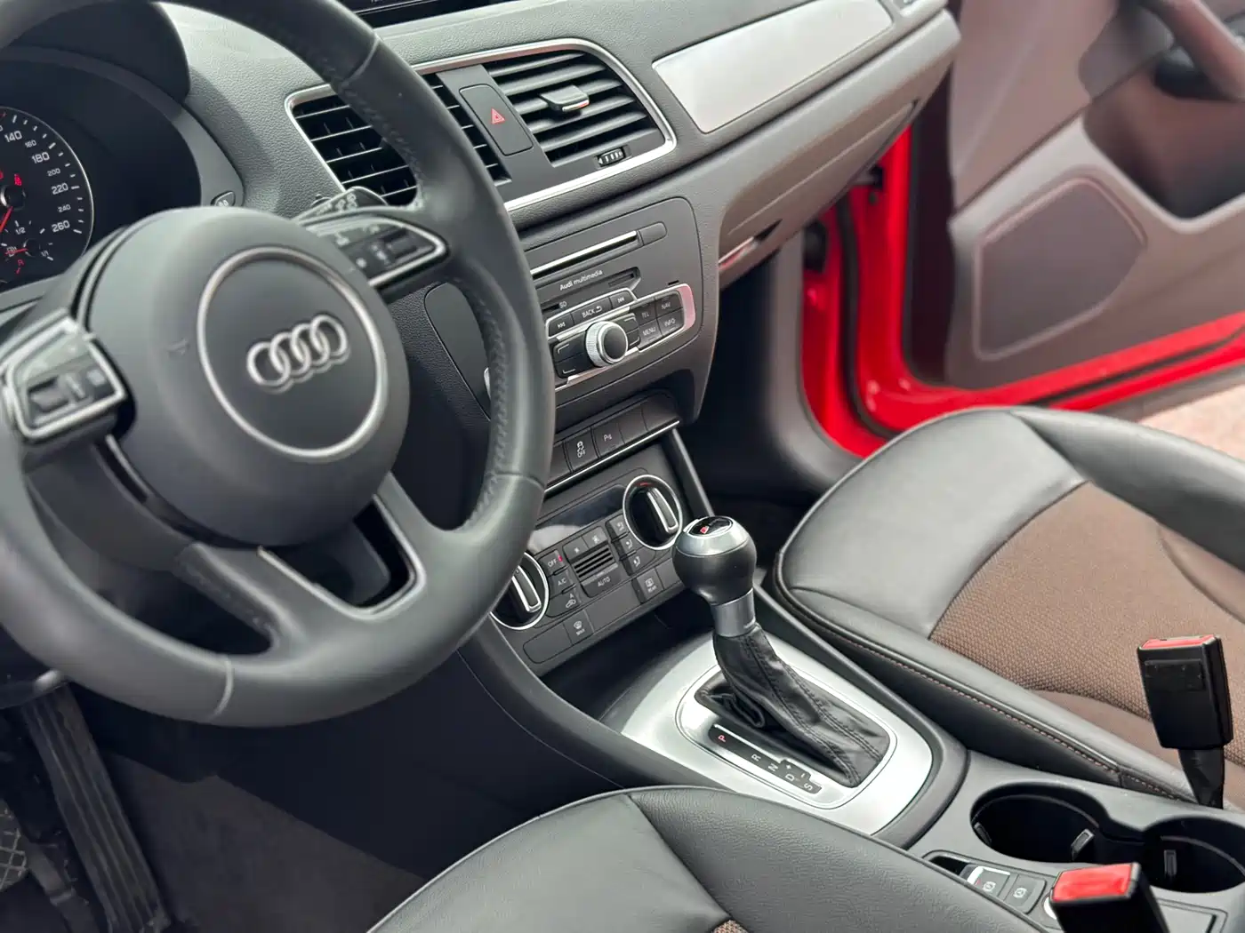 Audi Q3 2018 30 TFSI Fashion Collector's Edition фото 13