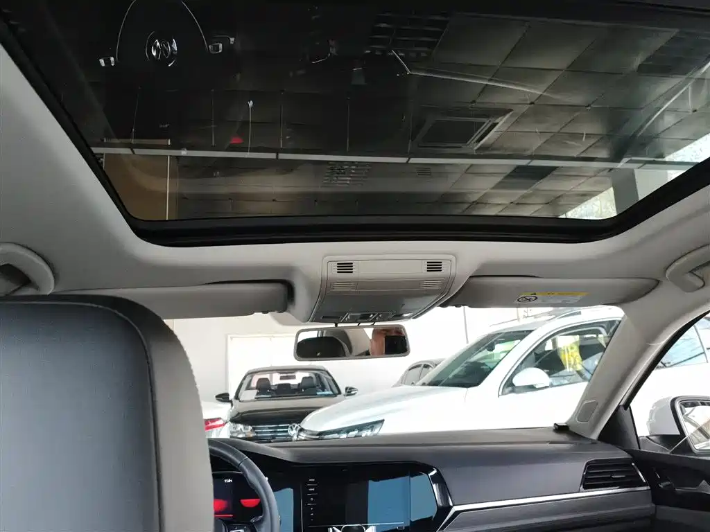 Volkswagen Sagitar 2022 280TSI DSG Soaring Edition фото 18