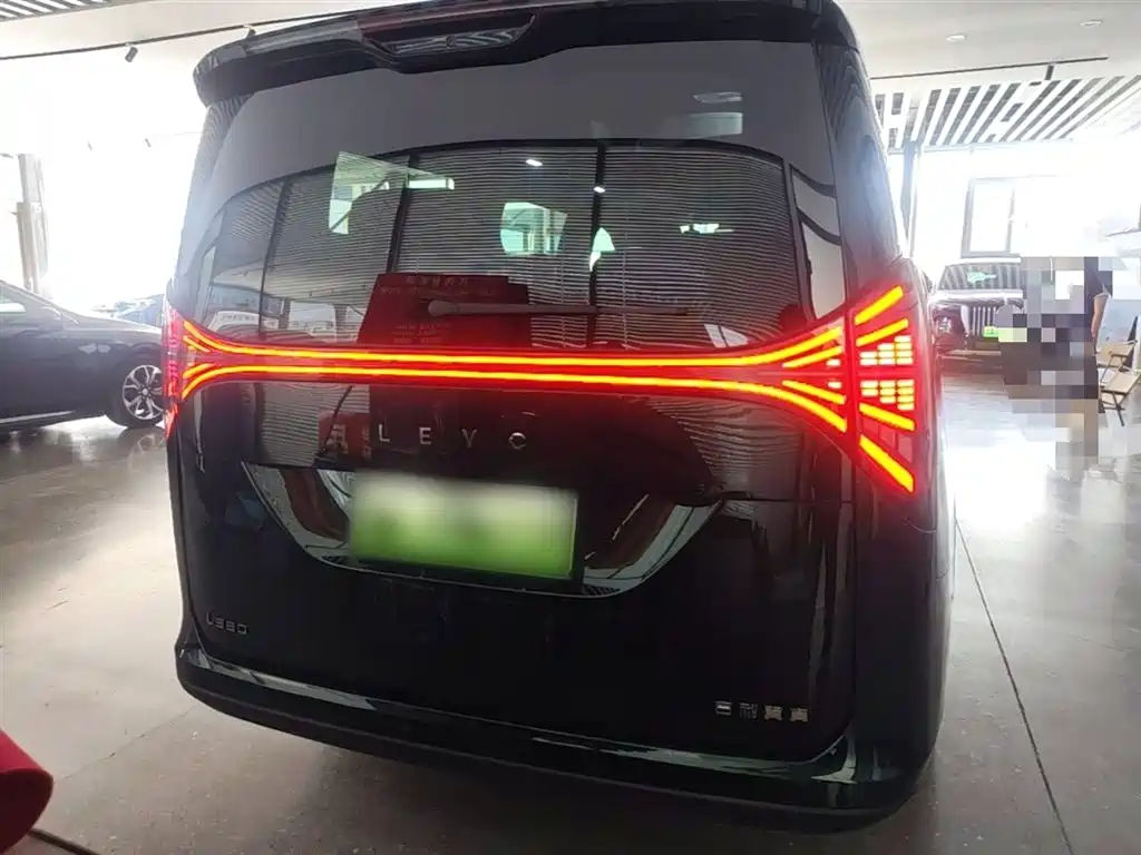 Geely Galaxy Yizhen L380 2025 Model 805km Flagship Edition AWD фото 6