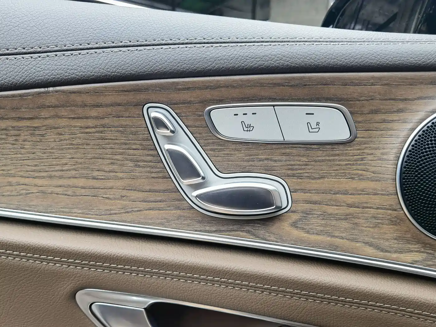Mercedes-Benz E-Class 2018 E 200 L 4MATIC фото 15