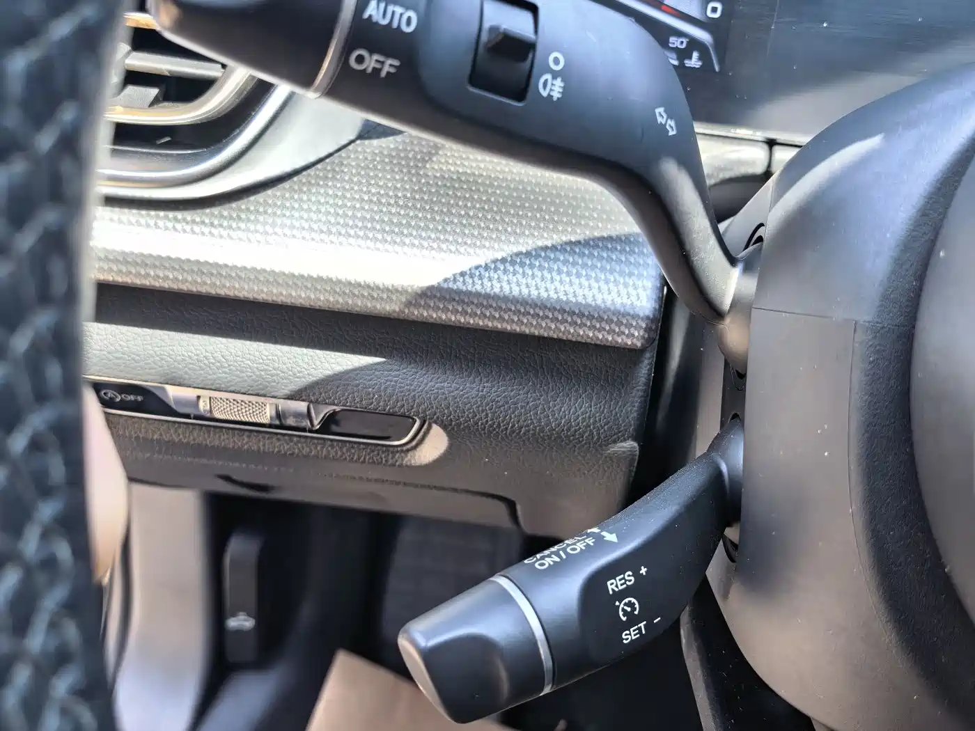 Hongqi H5 2024 1.5T DCT Smart Connect Flag Rhythm Edition фото 8