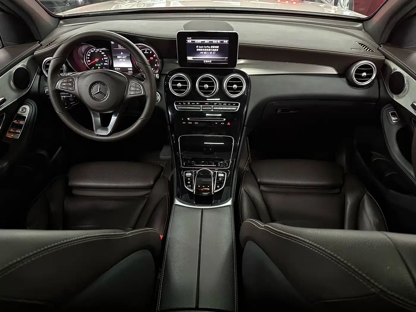 Mercedes-Benz GLC 2018 GLC 200 4MATIC фото 8