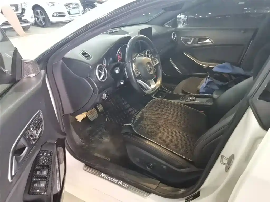 Mercedes-Benz CLA (Import) 2016 Facelift CLA 220 4MATIC фото 16