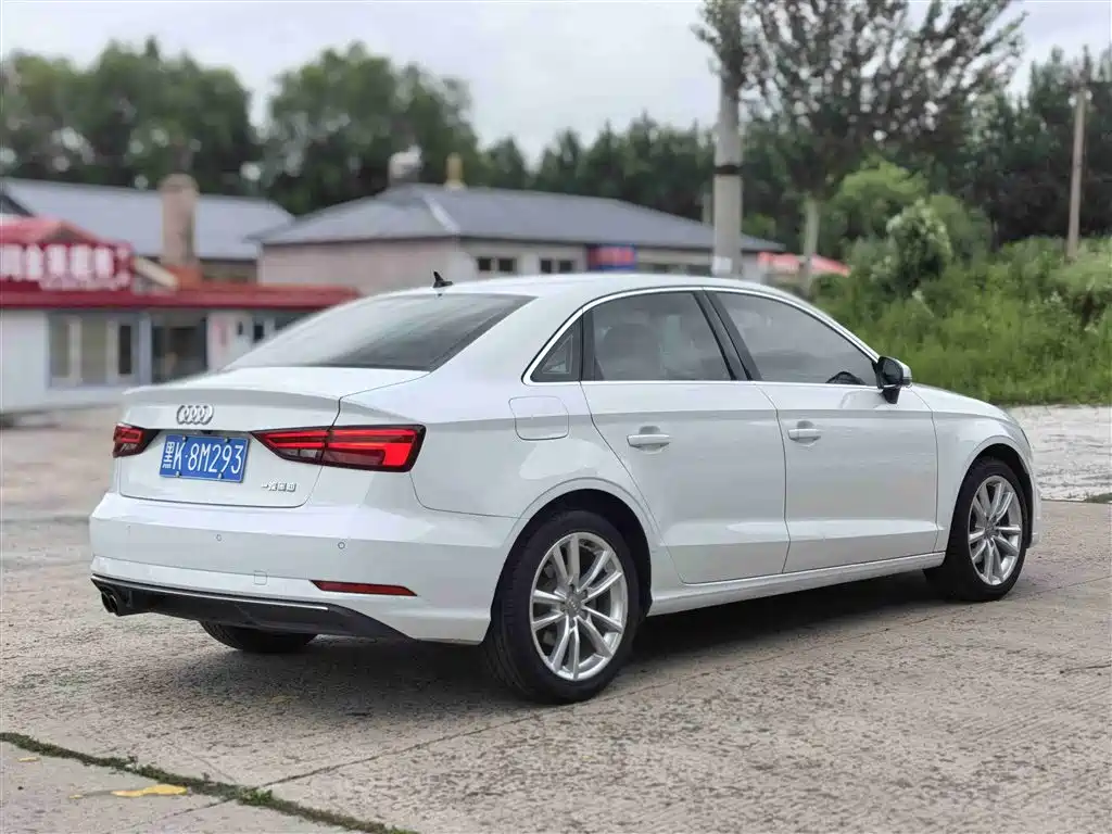 Audi A3 2018 30th Anniversary Limousine 35 TFSI Fashion фото 8