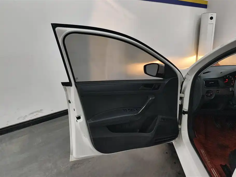 Volkswagen Santana 2016 1.6L Manual Trend Edition фото 7