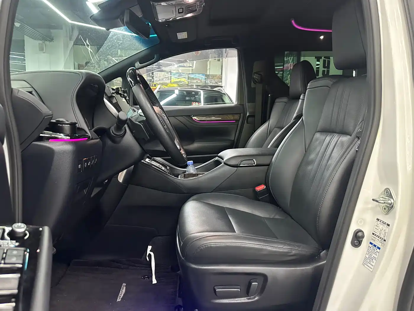 Toyota Vellfire 2023 Crown Hybrid 2.5L HV Premium фото 4