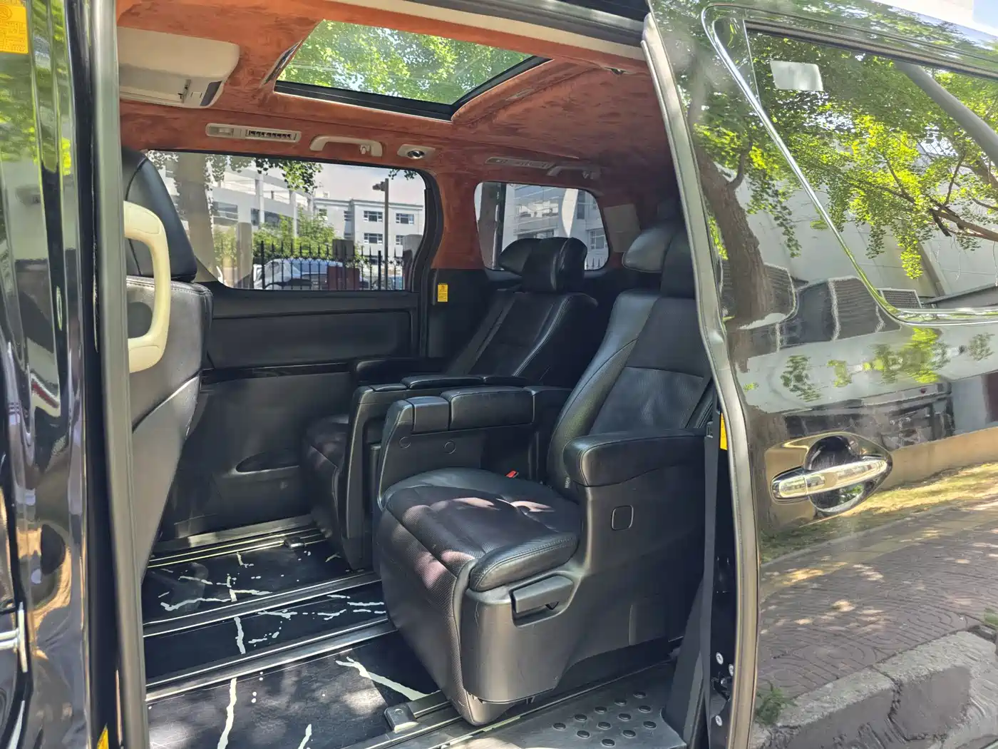 Toyota Alphard 2012 3.5L Premium Edition фото 30