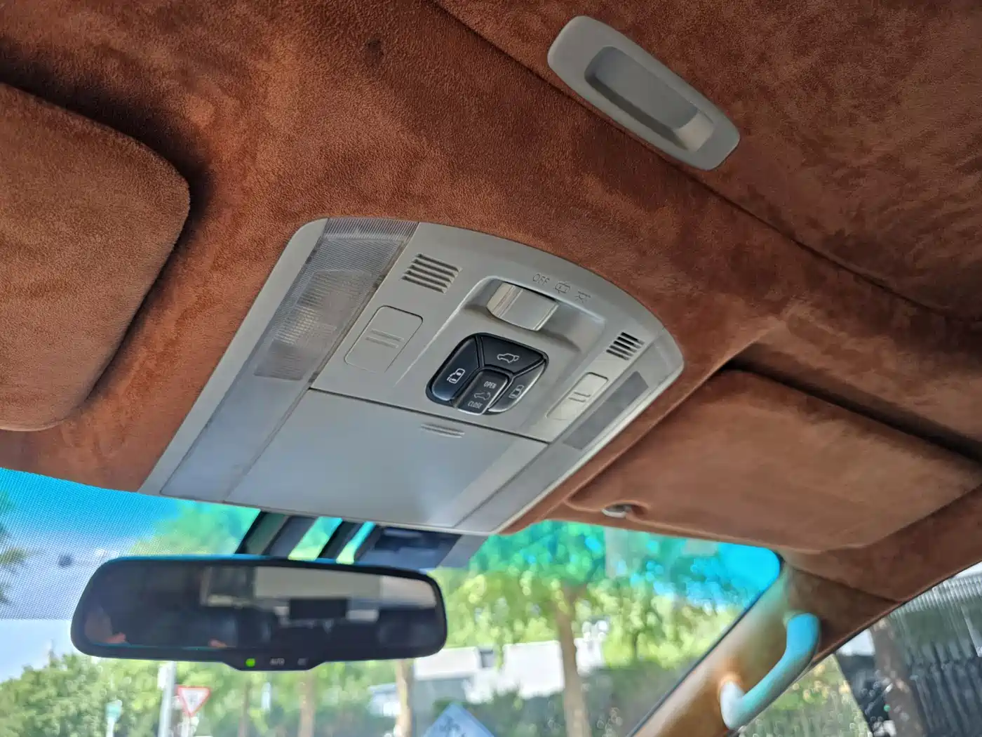 Toyota Alphard 2012 3.5L Premium Edition фото 24